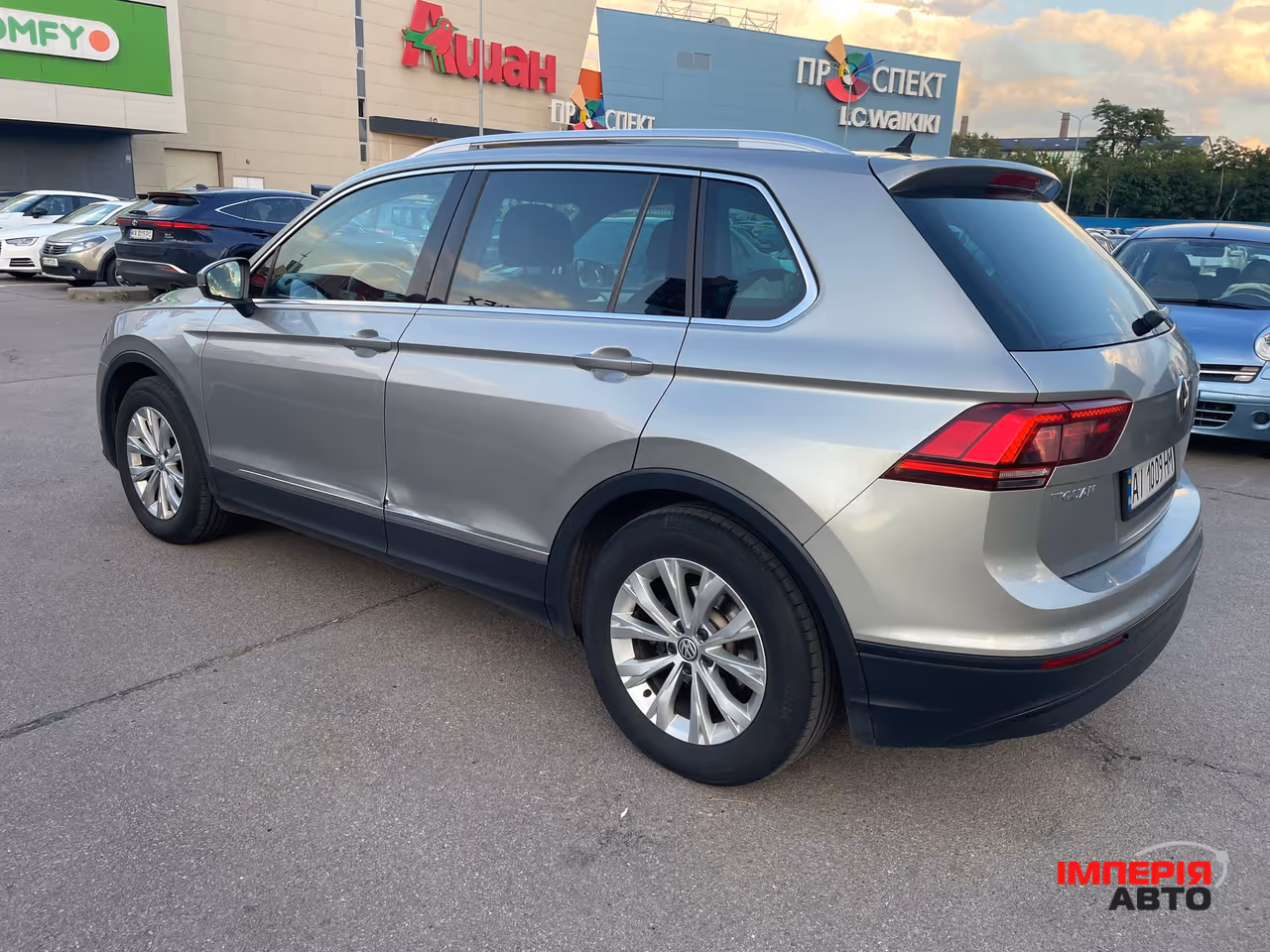 Volkswagen Tiguan - фото 8
