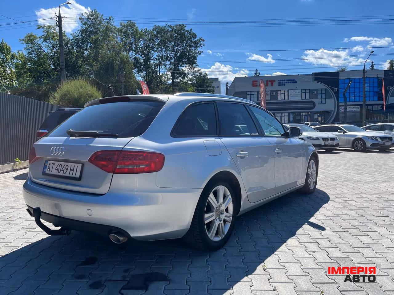 Audi A4 - фото 4