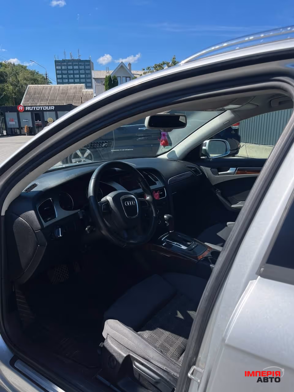 Audi A4 - фото 9