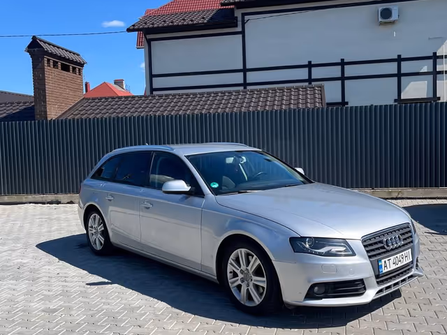 Audi A4 - фото 2