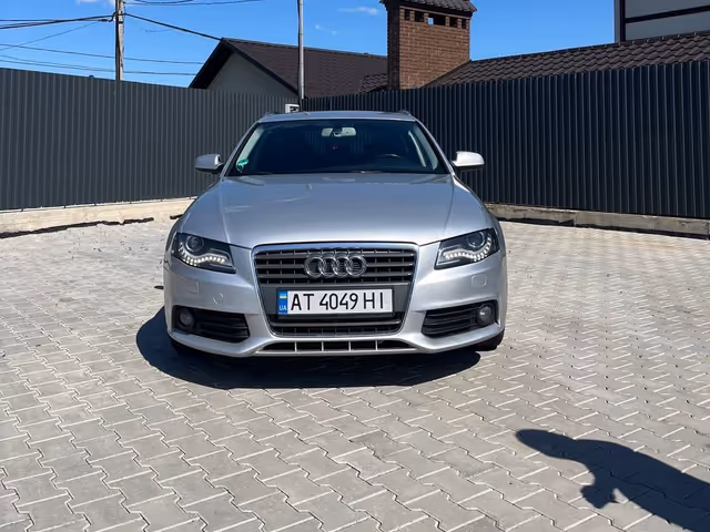 Audi A4 - фото 1