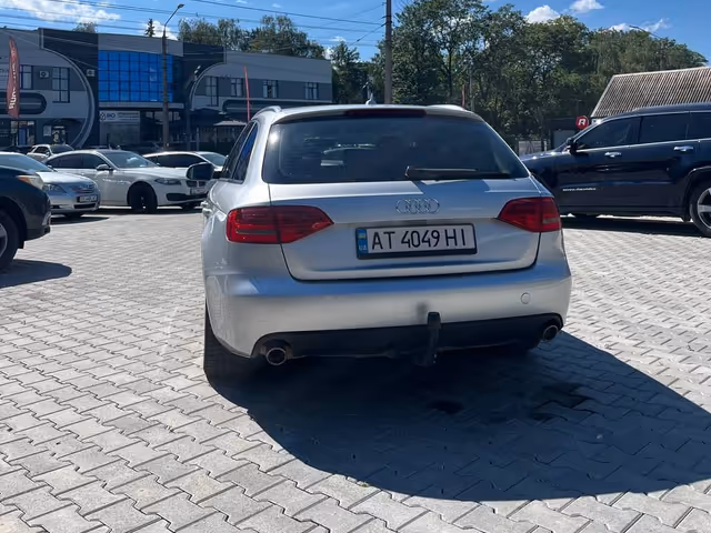 Audi A4 - фото 5