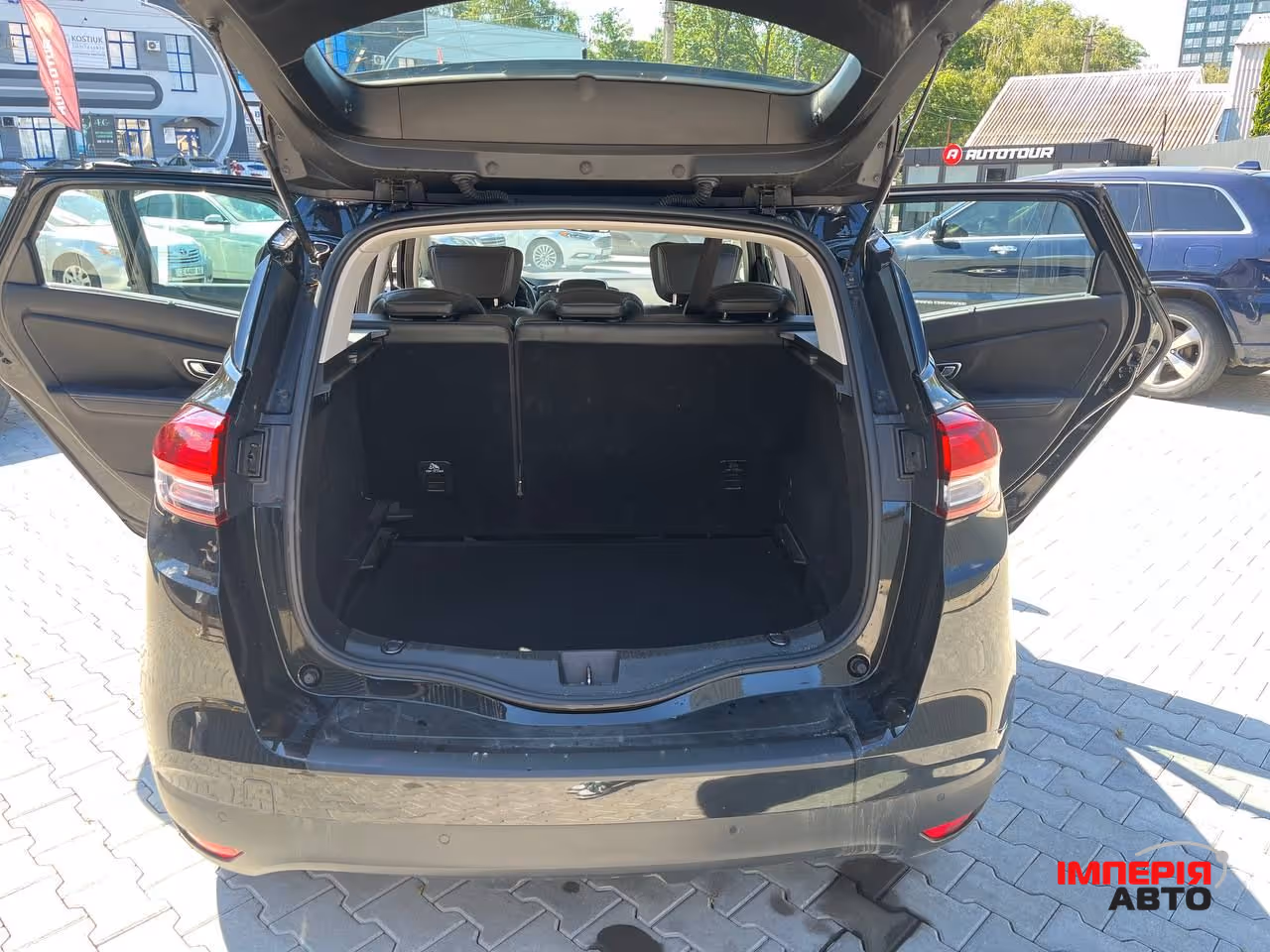 Renault Scenic - фото 6