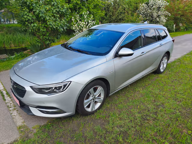 Opel Insignia - фото 1