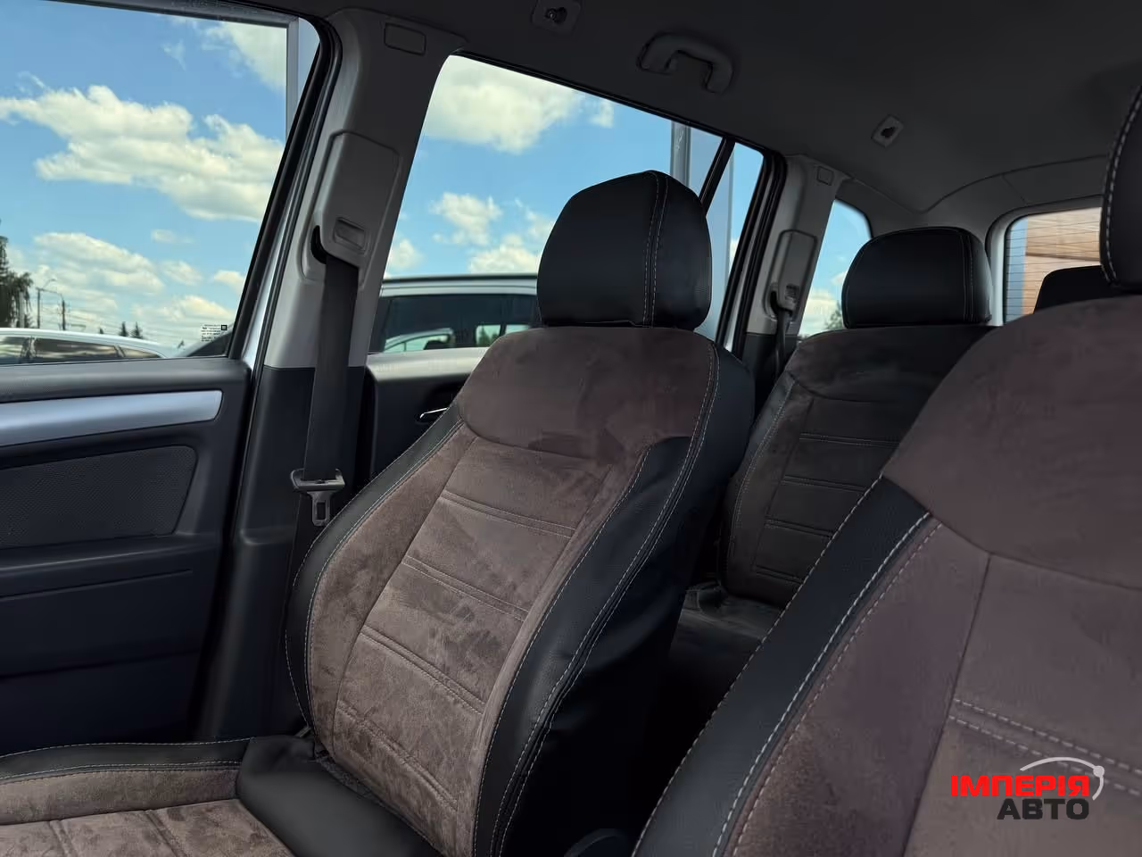 Opel Zafira - фото 17