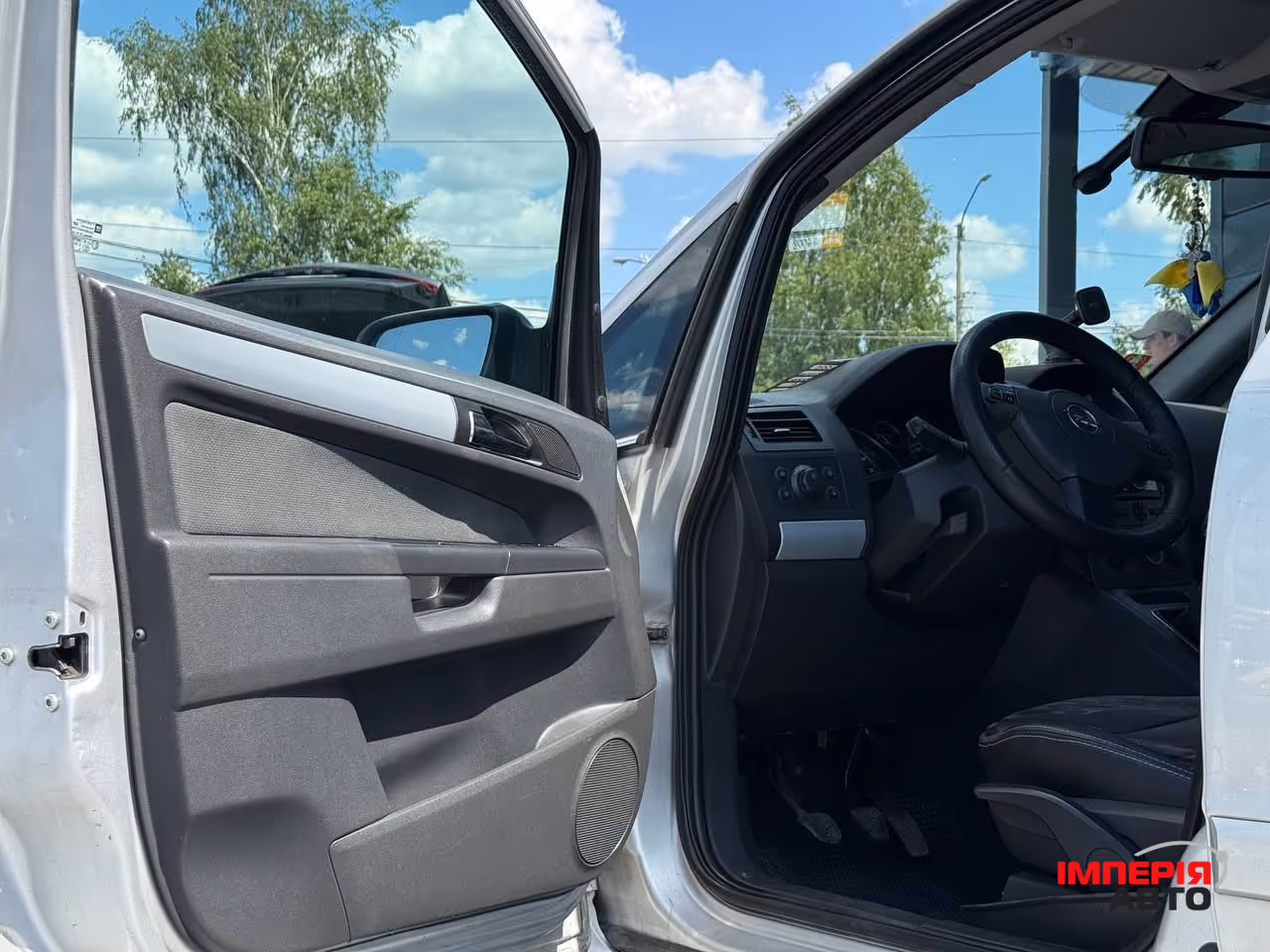 Opel Zafira - фото 9