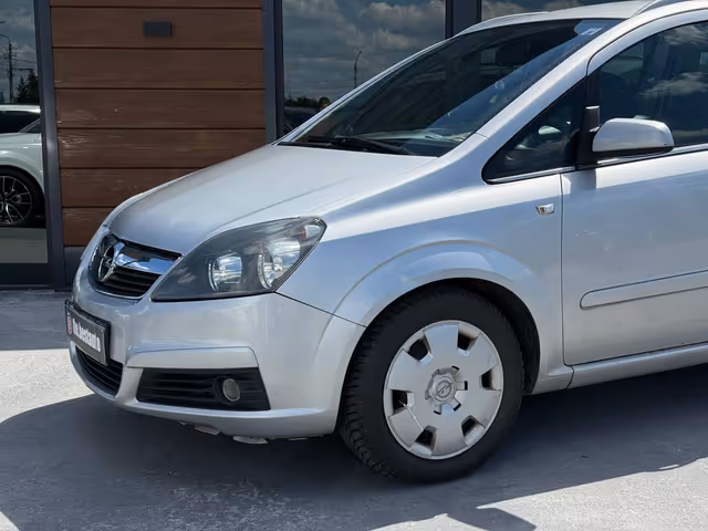 Opel Zafira - фото 3