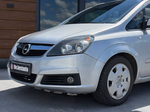Opel Zafira - фото 2
