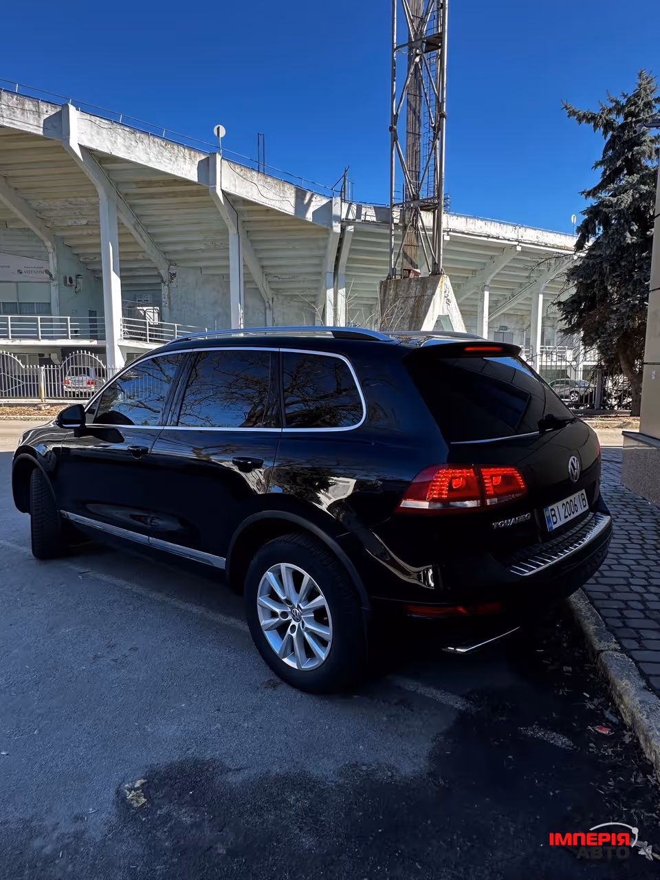 Volkswagen Touareg - фото 4