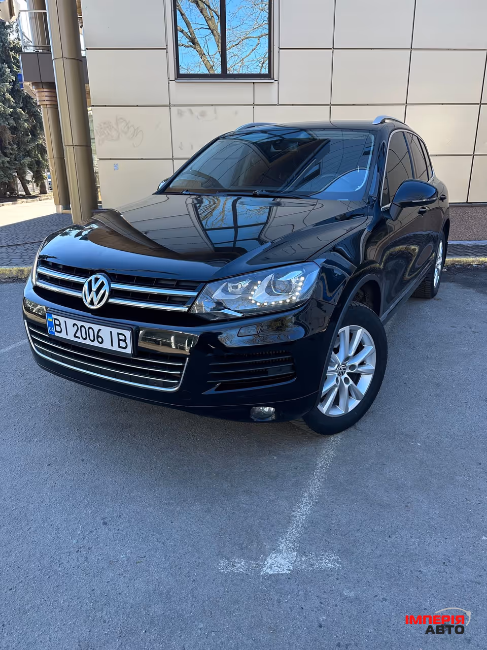 Volkswagen Touareg - фото 1