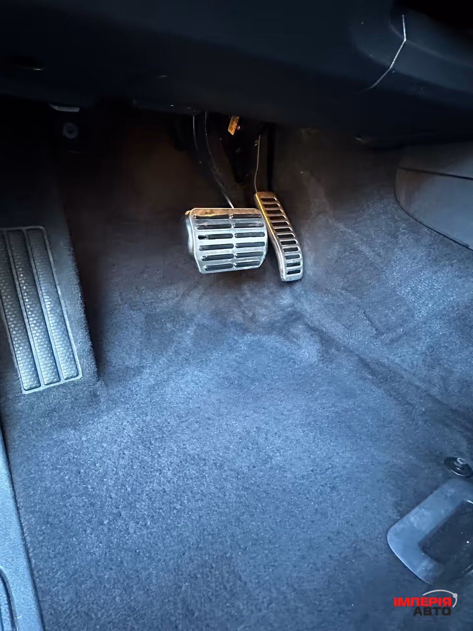 Volkswagen Touareg - фото 14