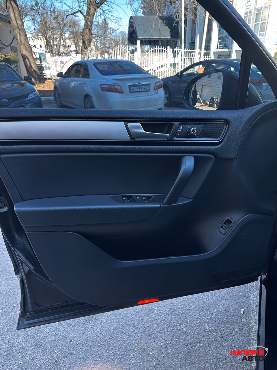 Volkswagen Touareg - фото 13