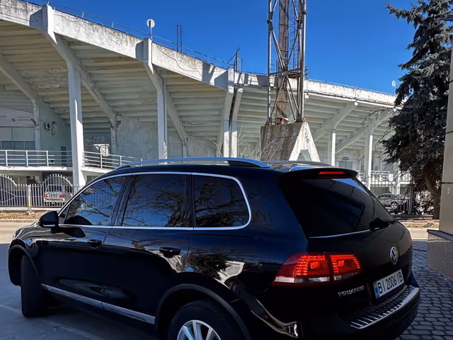 Volkswagen Touareg - фото 4