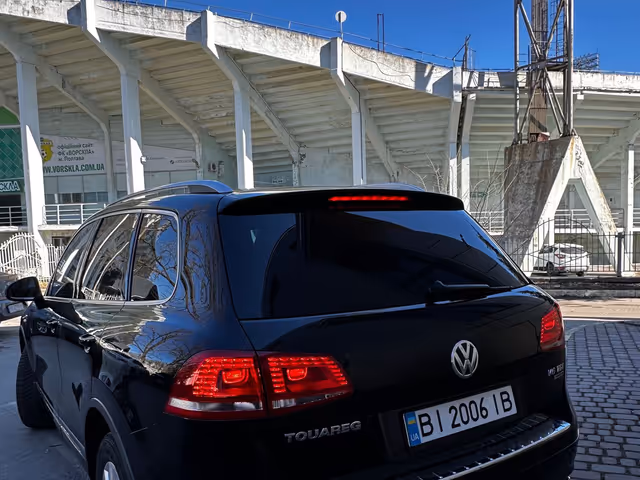 Volkswagen Touareg - фото 5