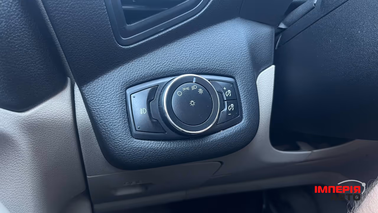 Ford Escape - фото 7