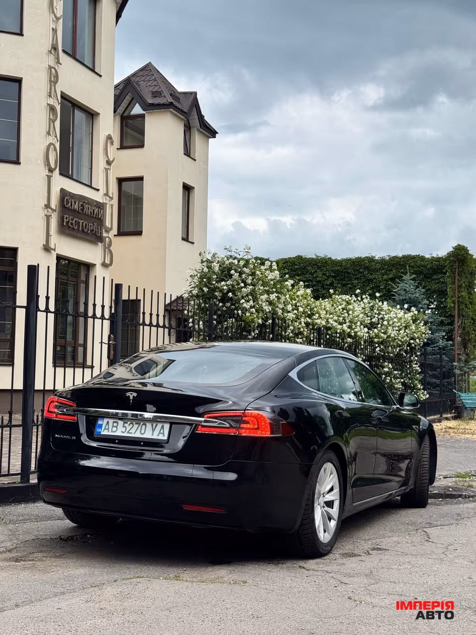 Tesla Model S - фото 2