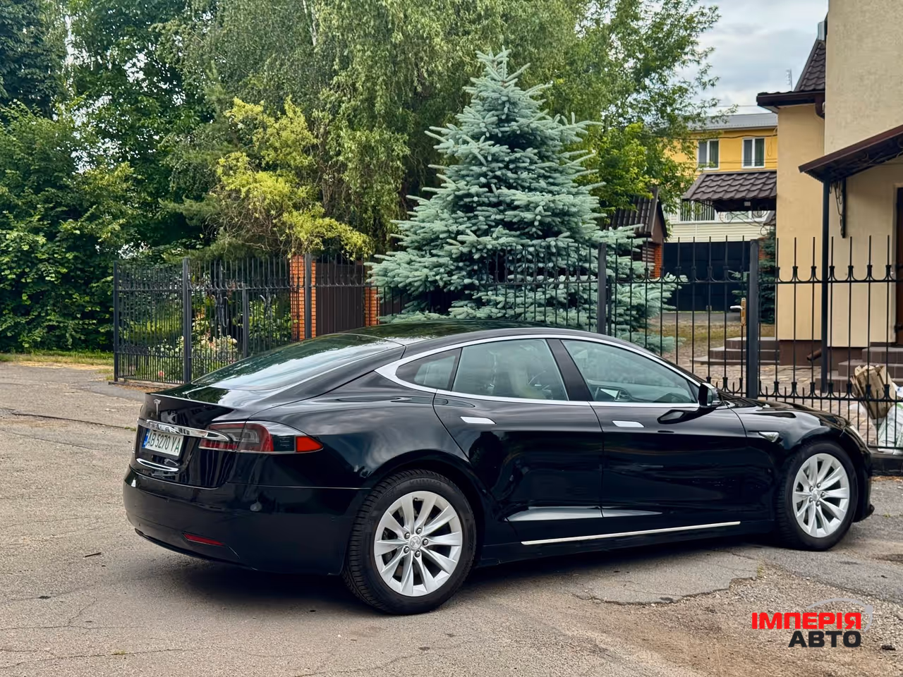 Tesla Model S - фото 5