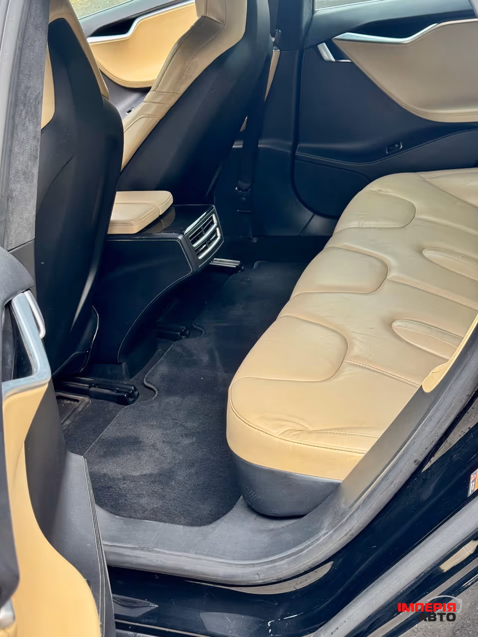 Tesla Model S - фото 8