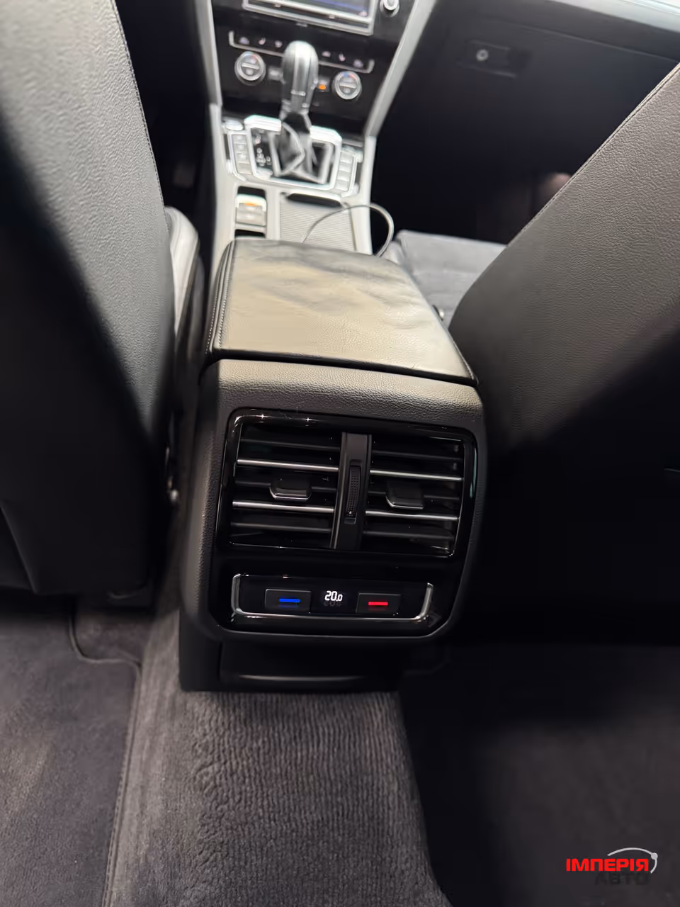 Volkswagen Passat - фото 23