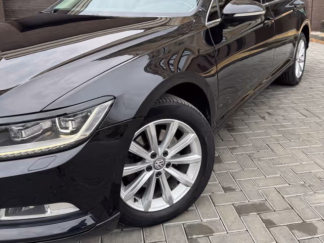 Volkswagen Passat - фото 4