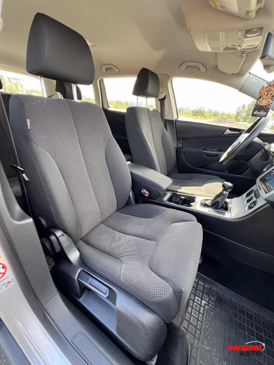 Volkswagen Passat - фото 6