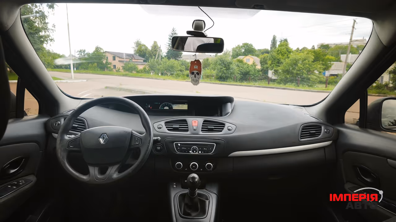 Renault Megane - фото 9