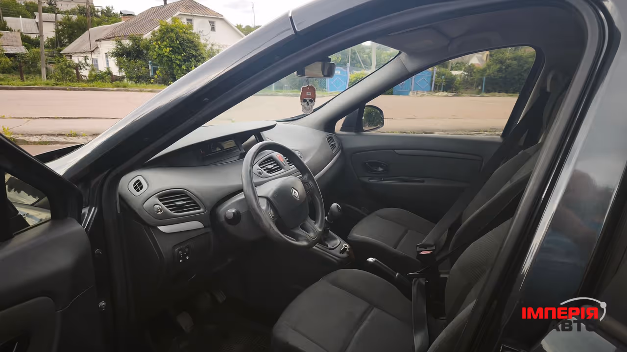 Renault Megane - фото 7