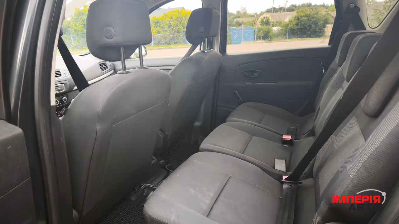 Renault Megane - фото 10