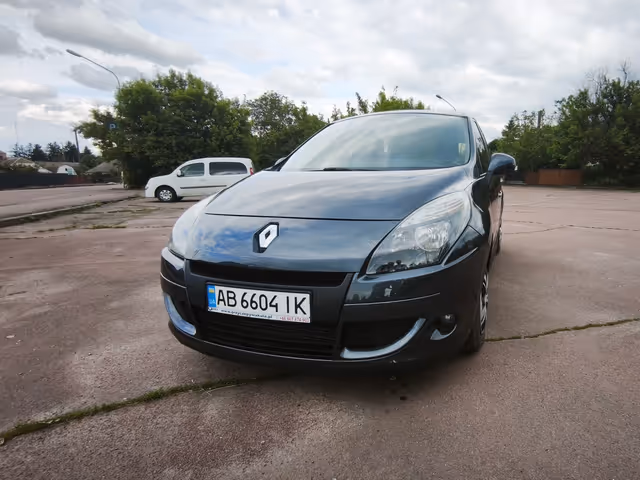 Renault Megane - фото 1