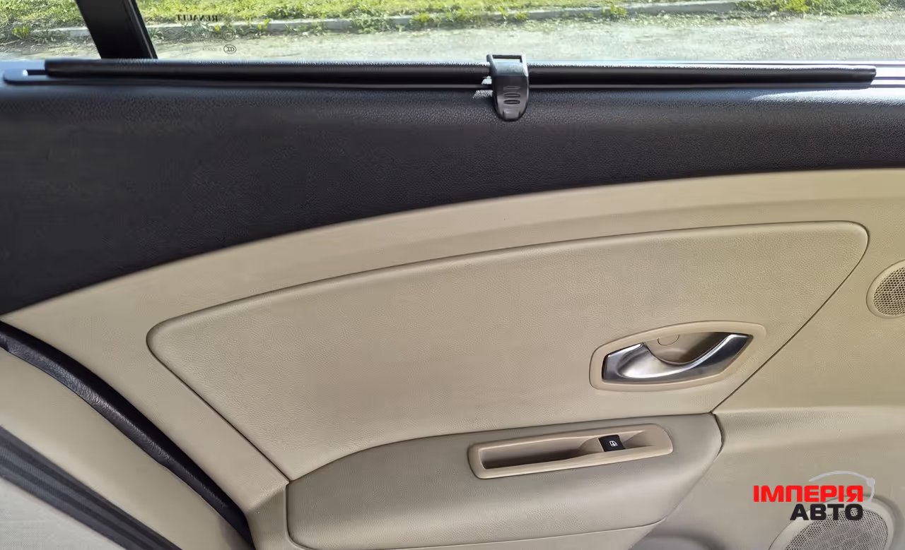 Renault Fluence - фото 6
