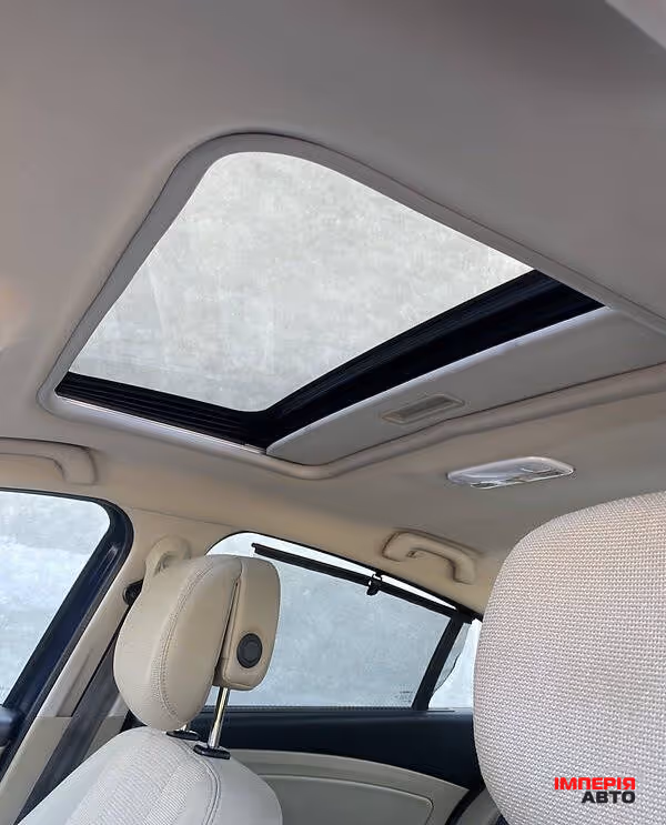 Renault Fluence - фото 9
