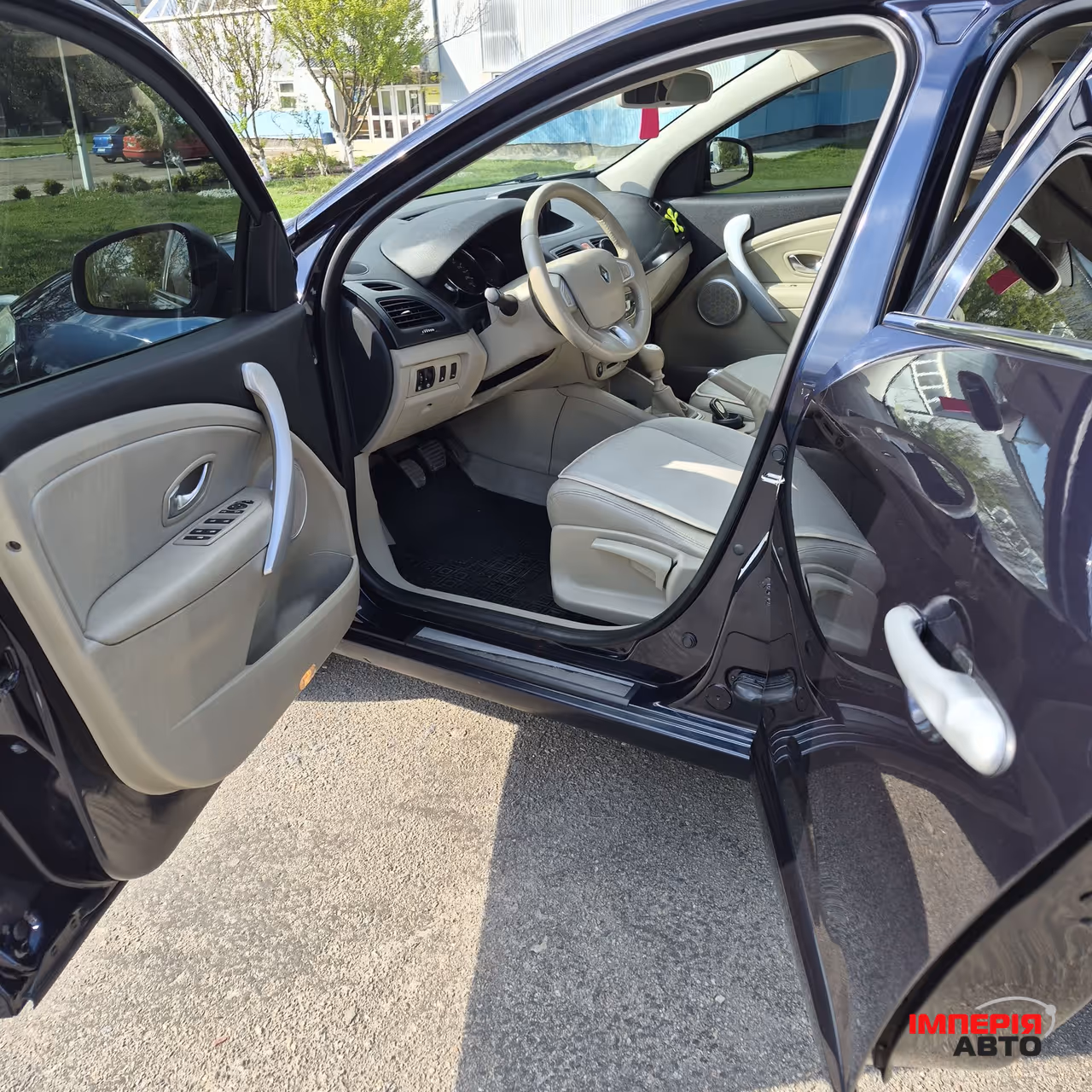 Renault Fluence - фото 3