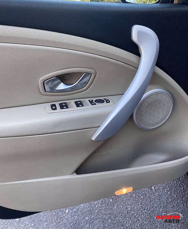 Renault Fluence - фото 4