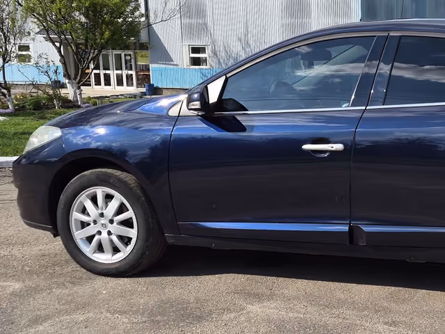 Renault Fluence - фото 2