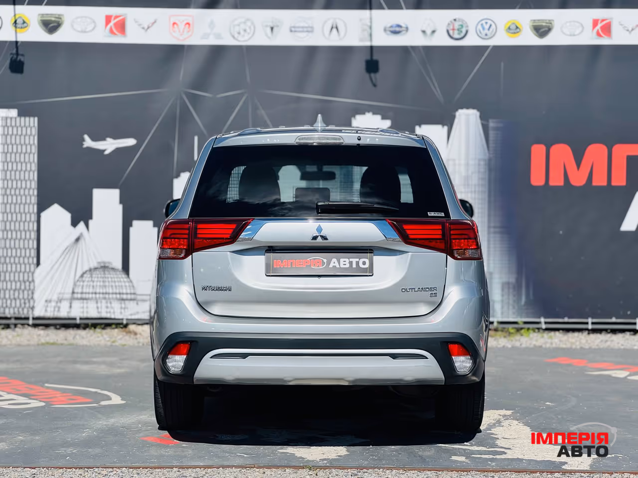 Mitsubishi Outlander - фото 4