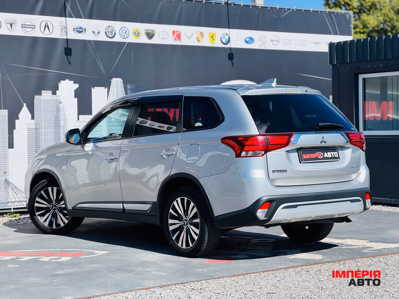 Mitsubishi Outlander - фото 5