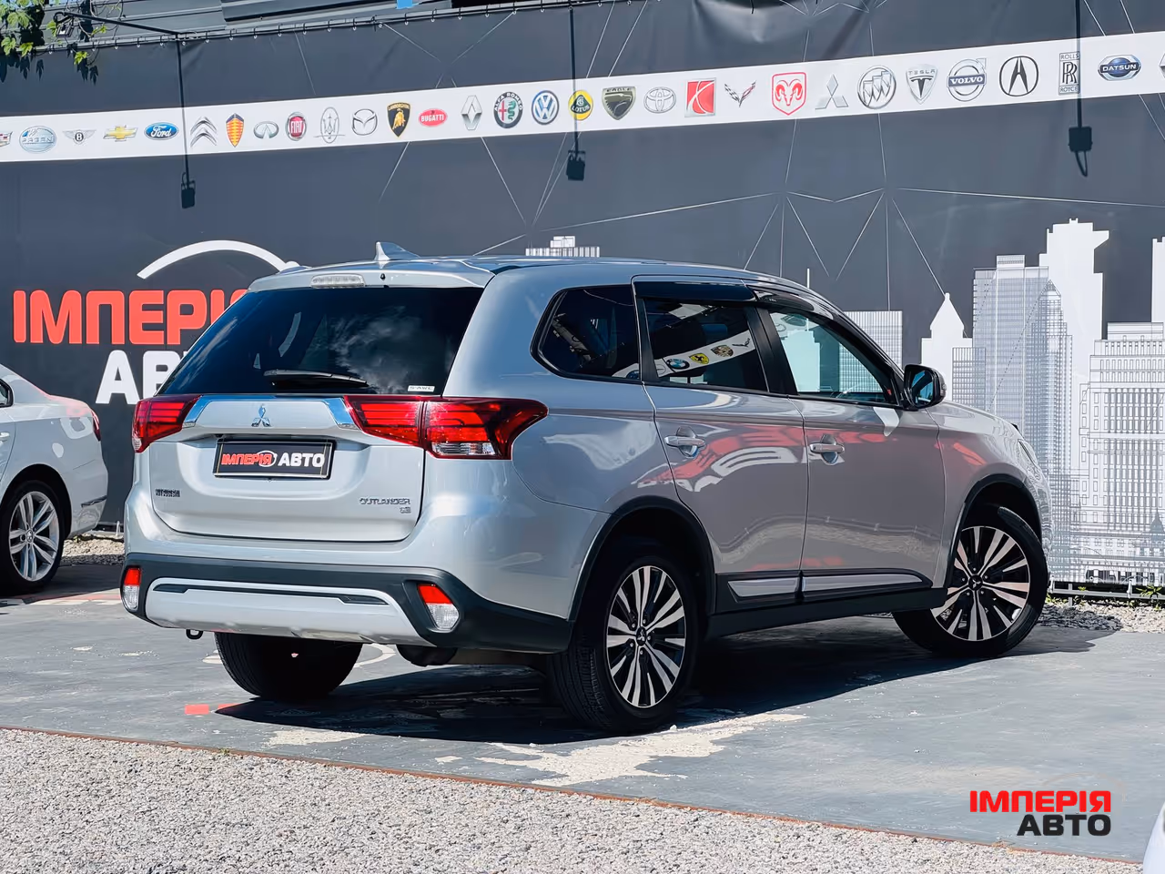 Mitsubishi Outlander - фото 6