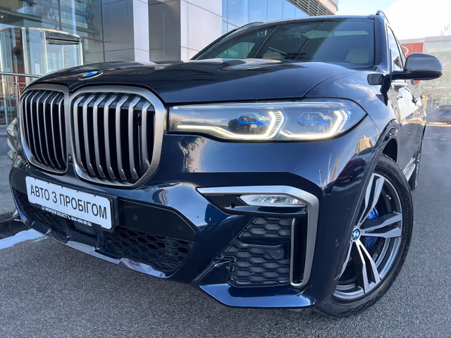 BMW X7 - фото 1