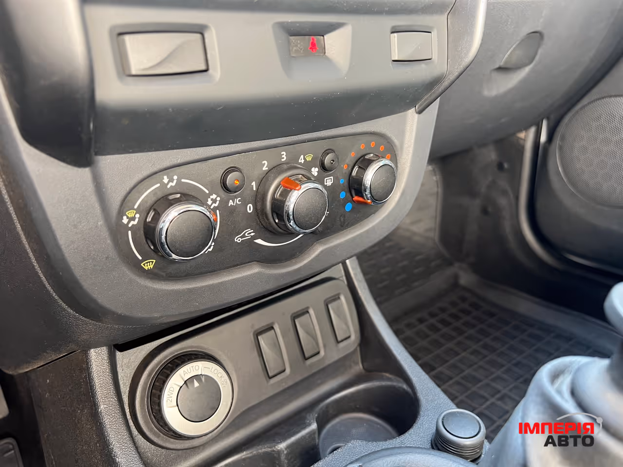 Renault Duster - фото 14
