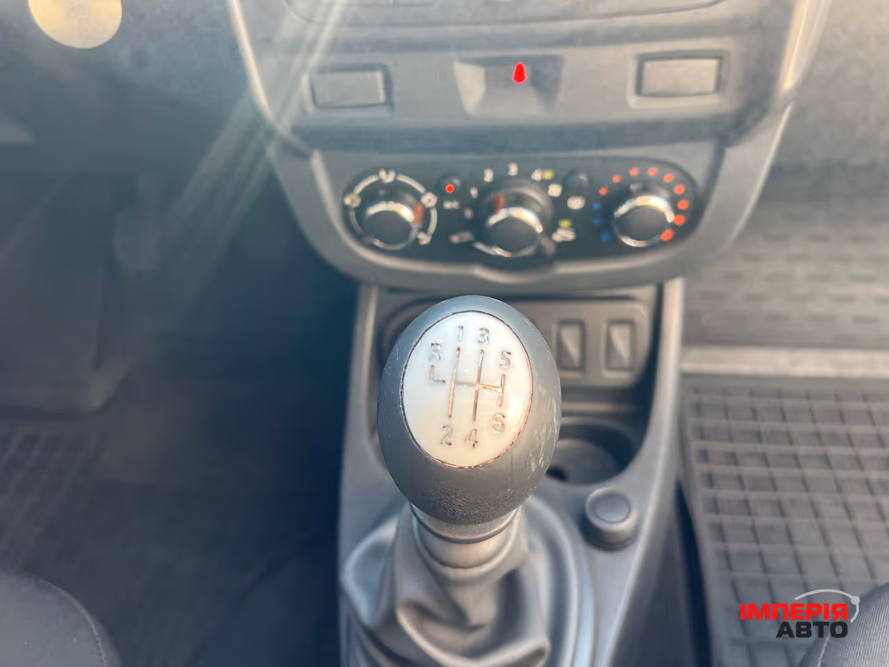 Renault Duster - фото 12