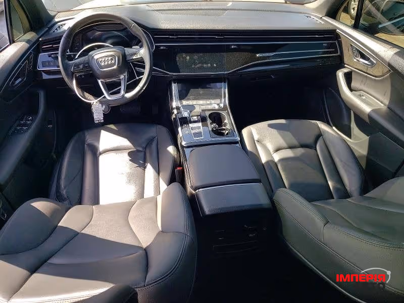 Audi Q7 - фото 7