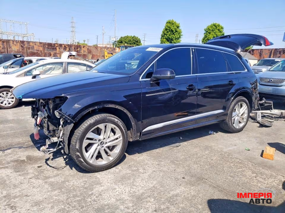 Audi Q7 - фото 1