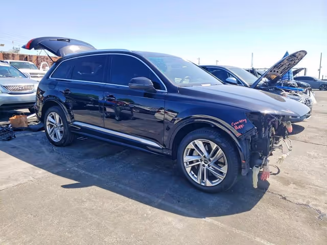 Audi Q7 - фото 3