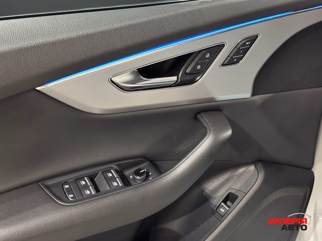Audi Q8 - фото 14