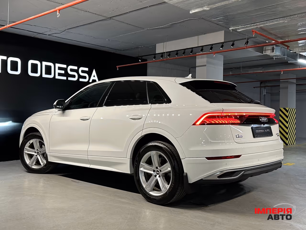 Audi Q8 - фото 6