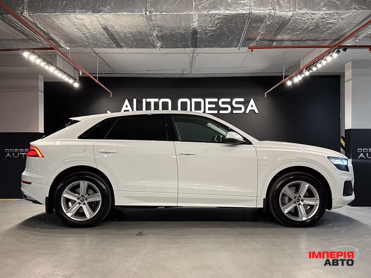 Audi Q8 - фото 5