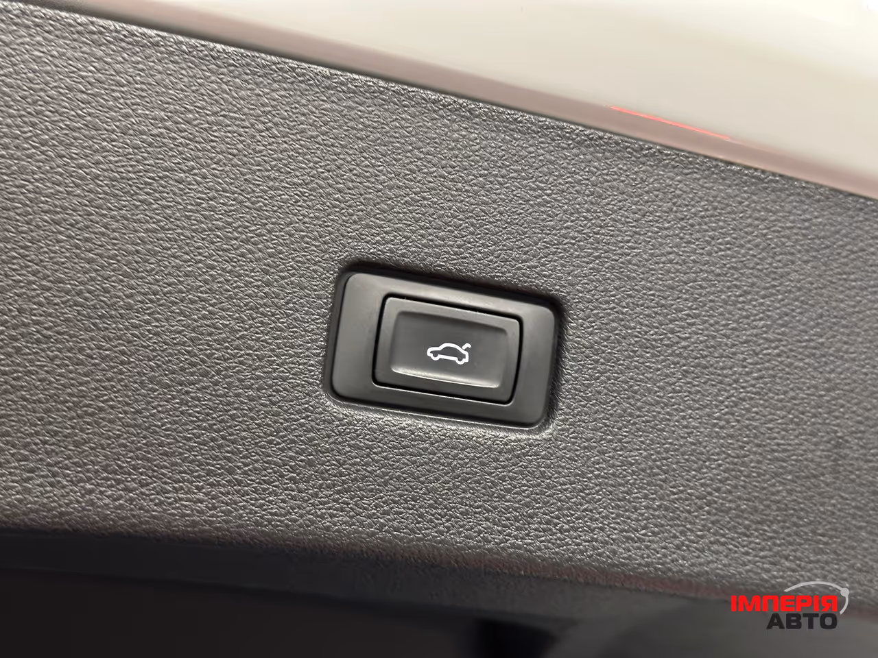 Audi Q8 - фото 9