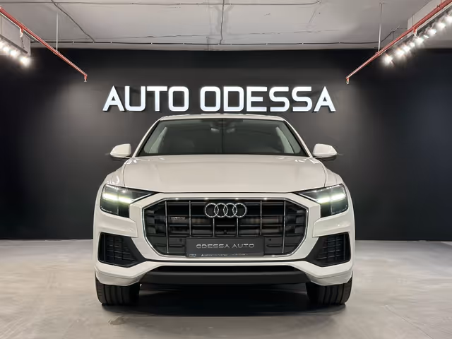 Audi Q8 - фото 1