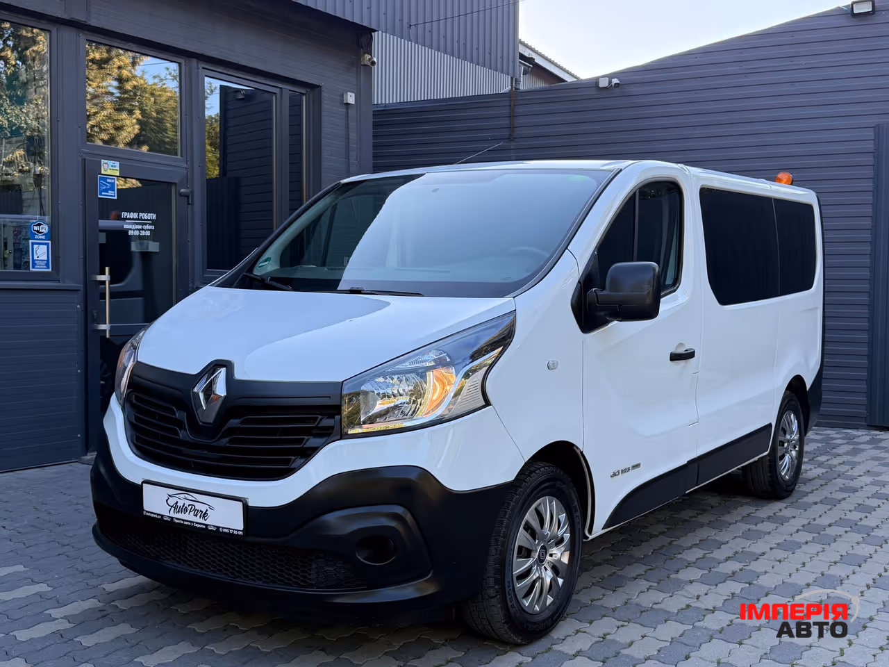 Renault Trafic - фото 2
