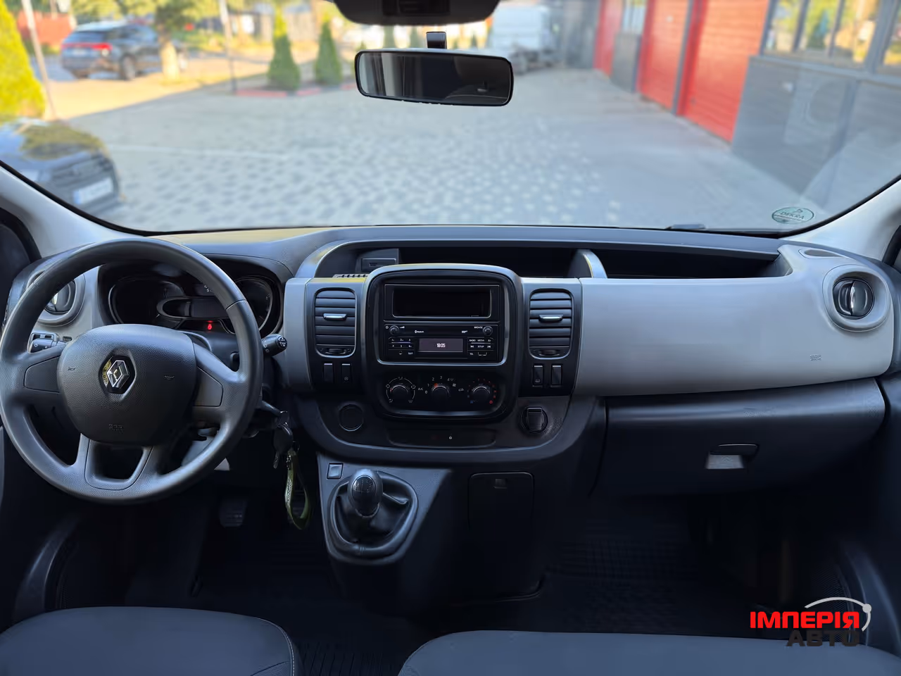 Renault Trafic - фото 21